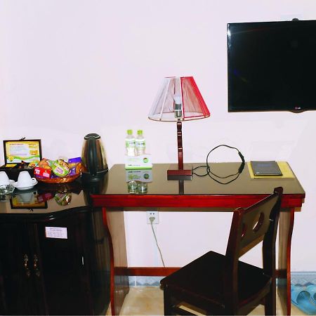 Hong Phuc Hotel Куинён Экстерьер фото
