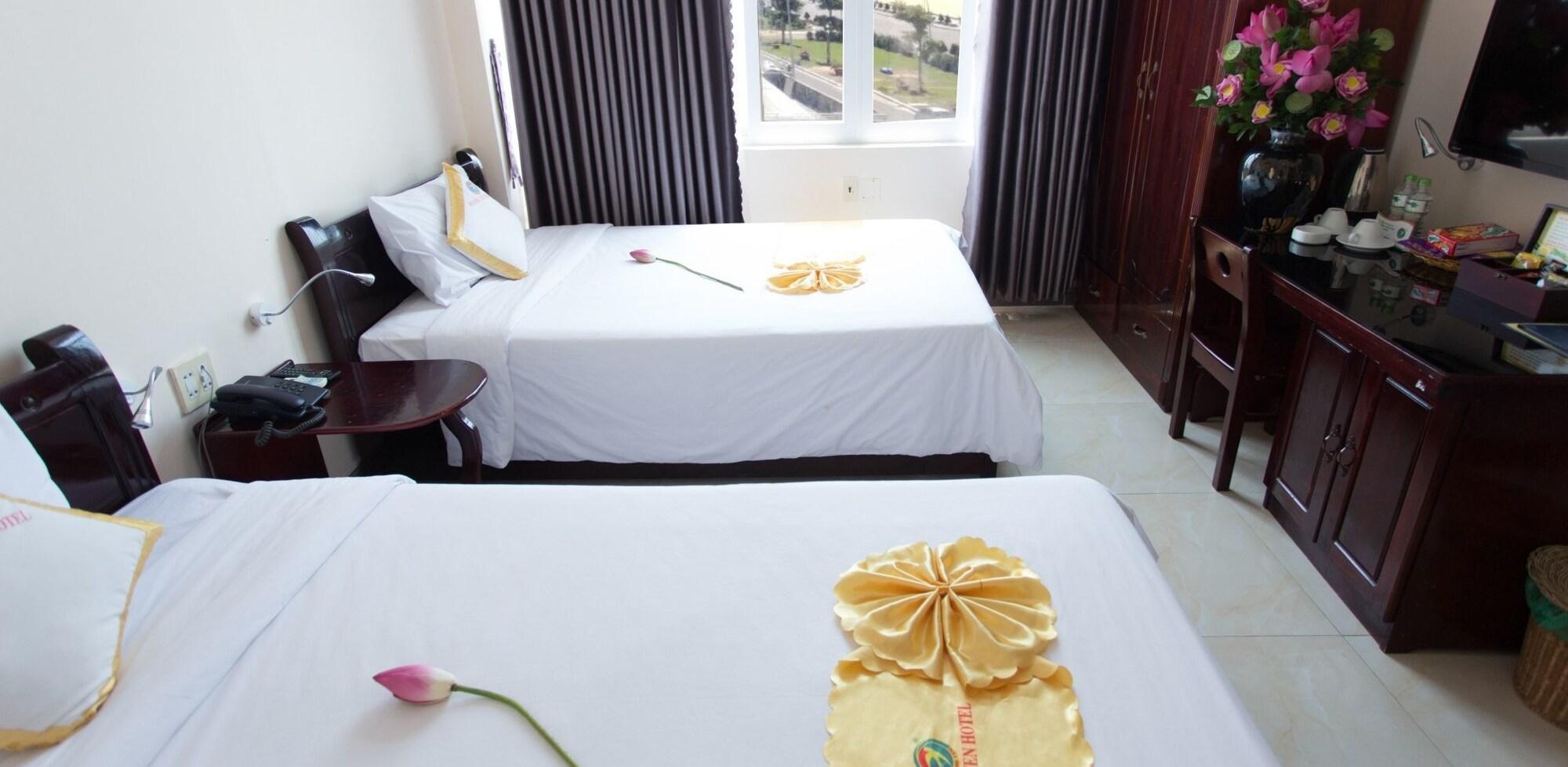 Hong Phuc Hotel Куинён Экстерьер фото