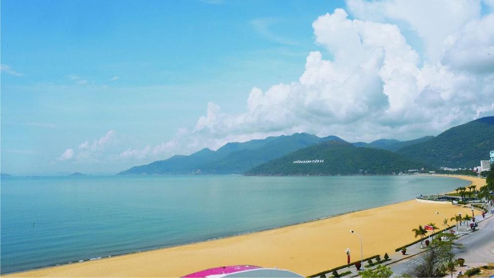 Hong Phuc Hotel Куинён Экстерьер фото