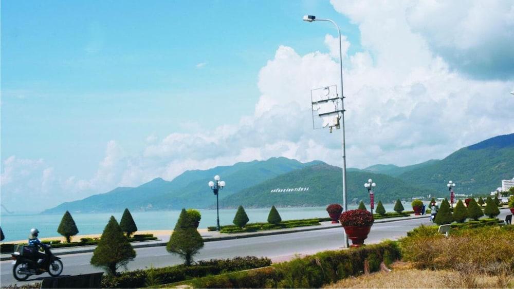 Hong Phuc Hotel Куинён Экстерьер фото