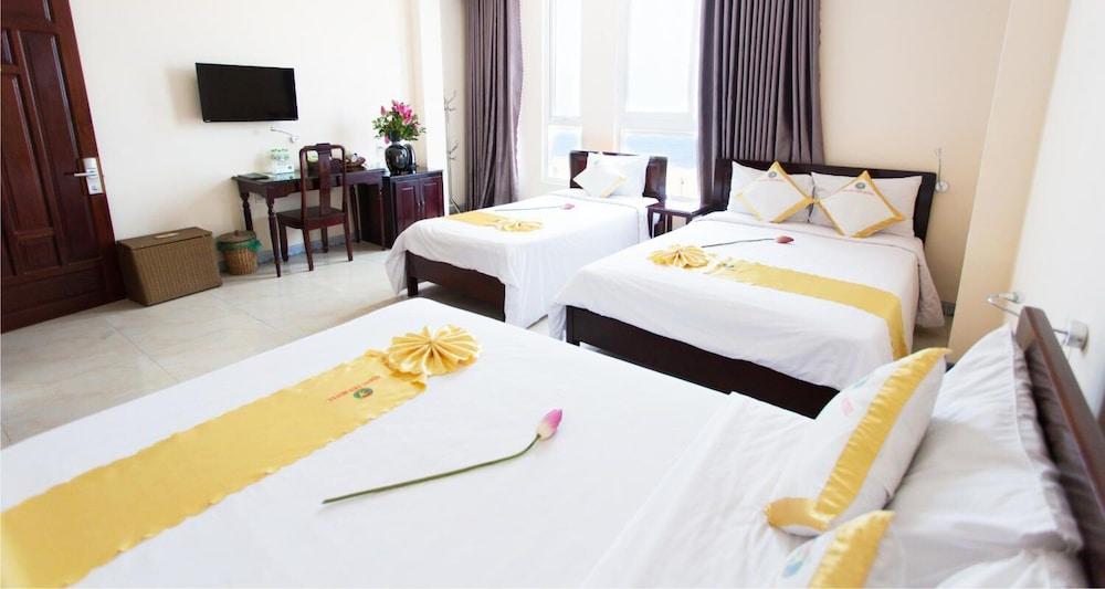 Hong Phuc Hotel Куинён Экстерьер фото
